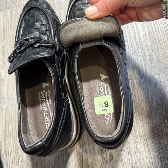 ✨SOFTWAVES Alanis Black perforated Leather Platform Loafers Chain New 38.5 - Picture 11 of 11